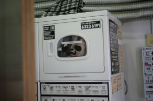 白い真四角の乾燥機