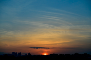 日没している空