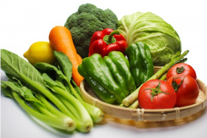 小松菜やトマトなどのいろいろな野菜