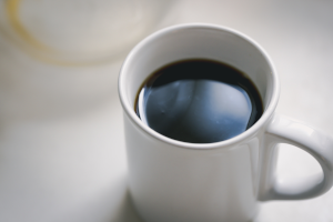 コーヒーが入ったコーヒーカップ