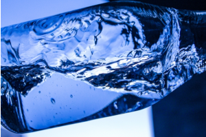 ペットボトルの水