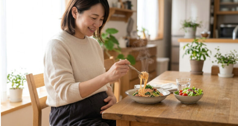 ポイントを押さえて安全にたらこパスタを楽しむ妊婦さんの安心した食事風景